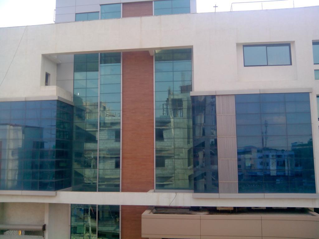 Hotel Seven Heaven Нашик Екстер'єр фото