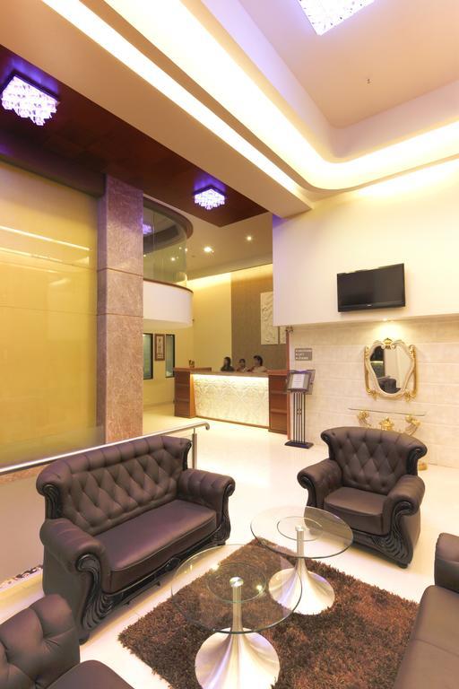 Hotel Seven Heaven Нашик Екстер'єр фото