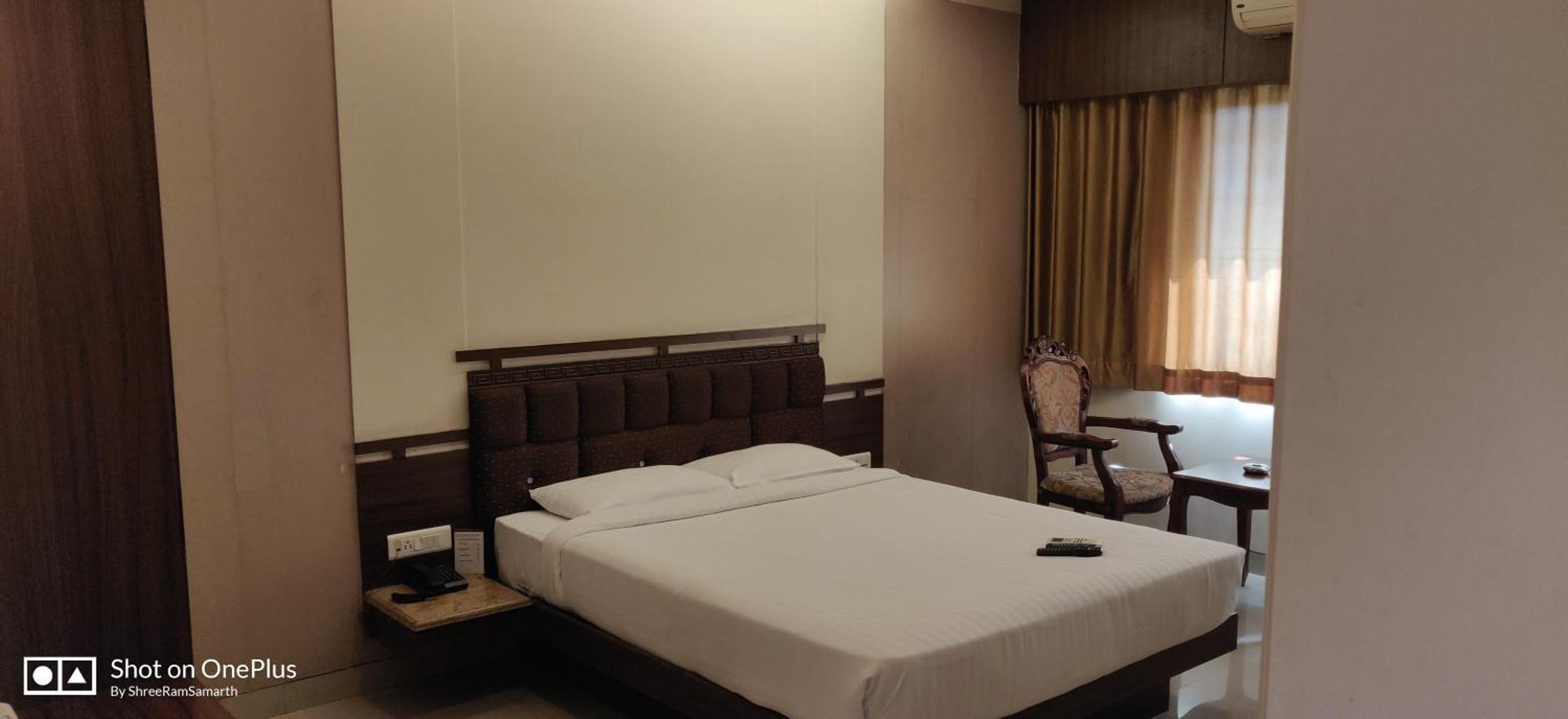 Hotel Seven Heaven Нашик Екстер'єр фото