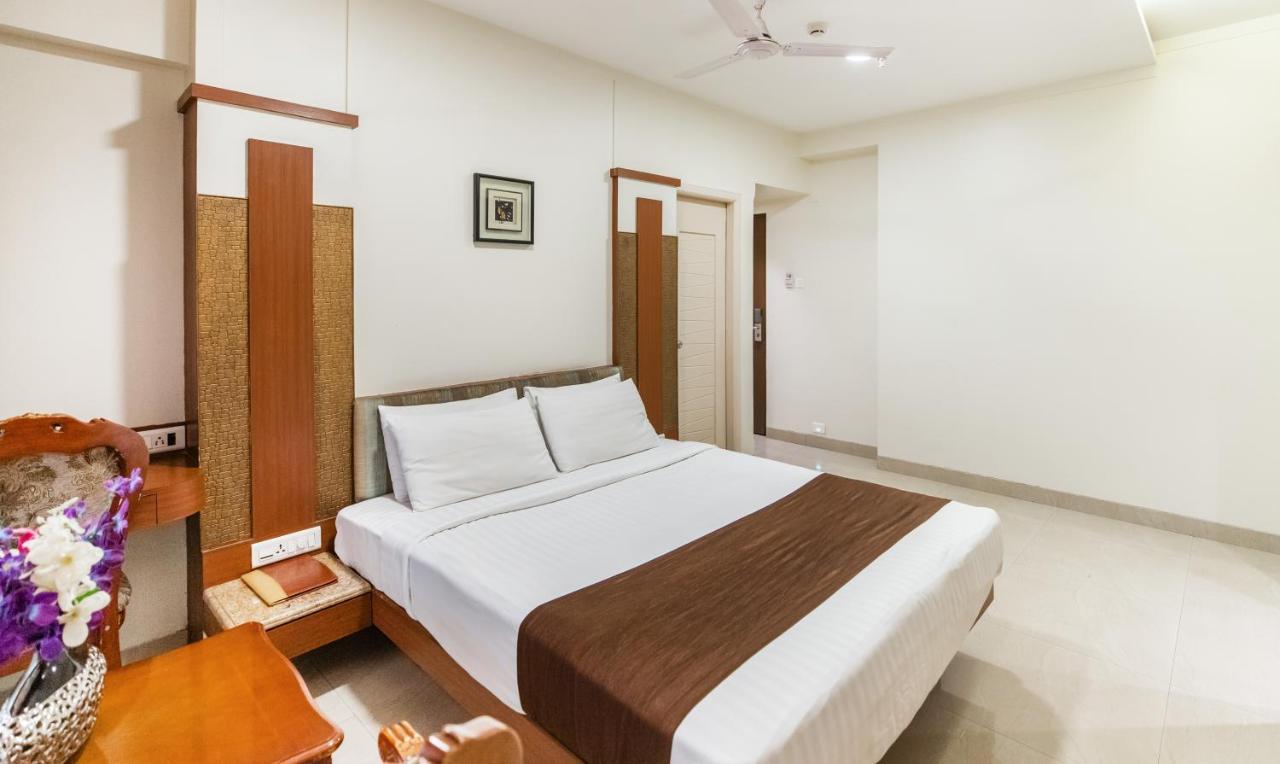 Hotel Seven Heaven Нашик Екстер'єр фото