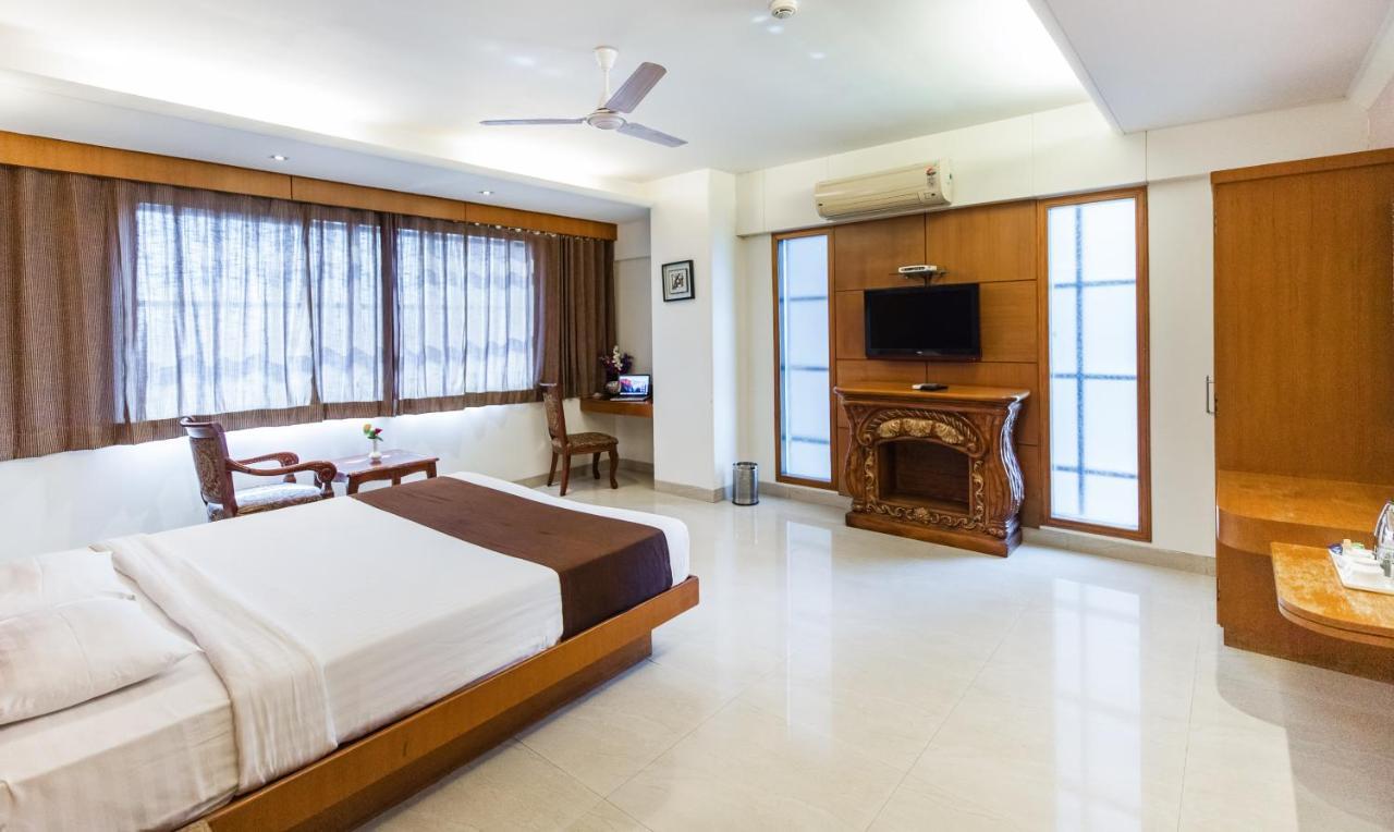 Hotel Seven Heaven Нашик Екстер'єр фото