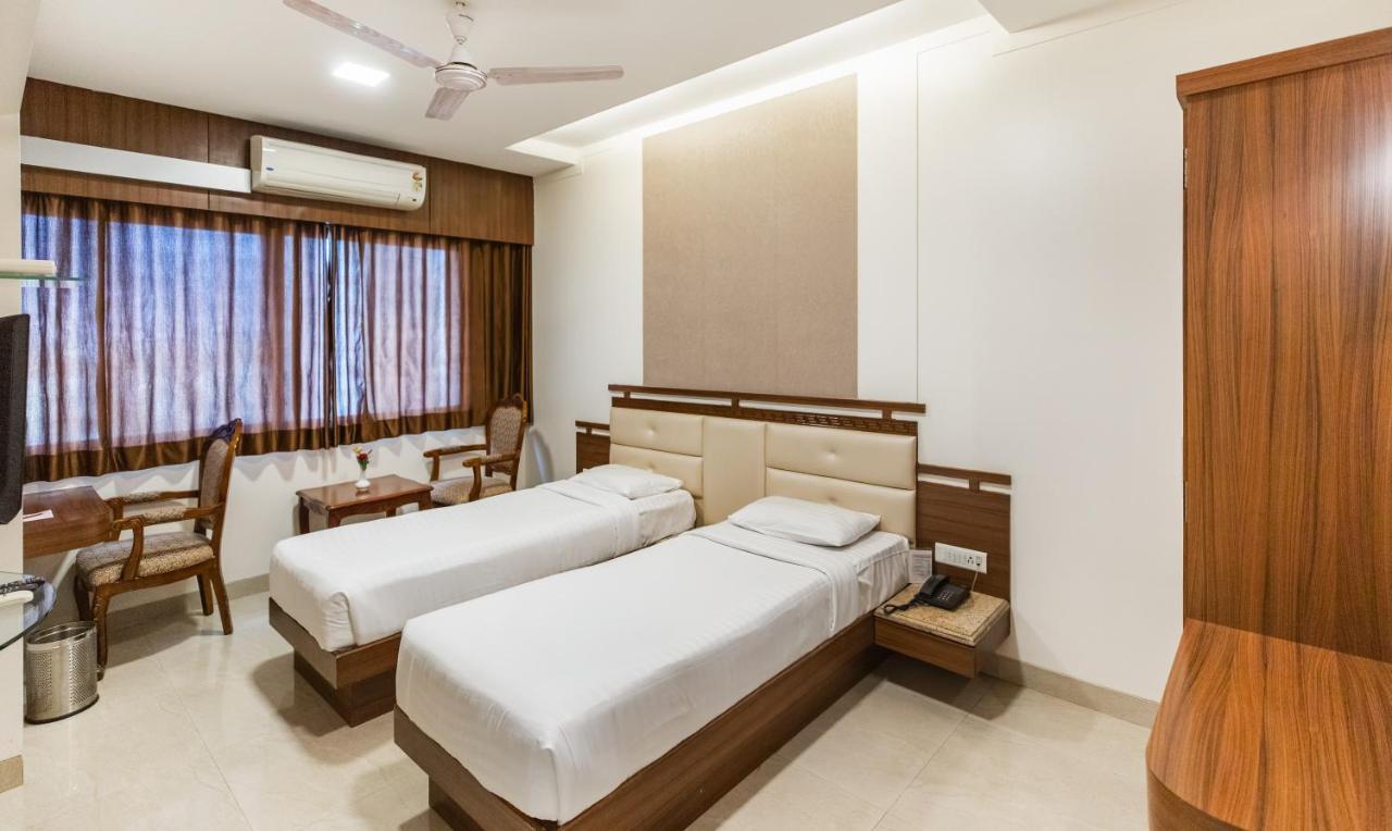 Hotel Seven Heaven Нашик Екстер'єр фото
